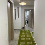 Tuse Lux * スコピエ