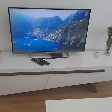 Tuse Lux * سكوبجي