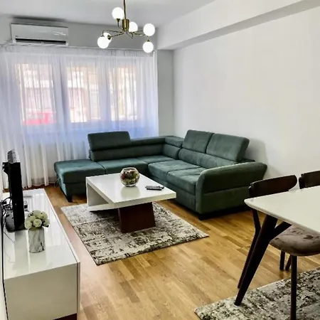 Tuse Lux سكوبجي